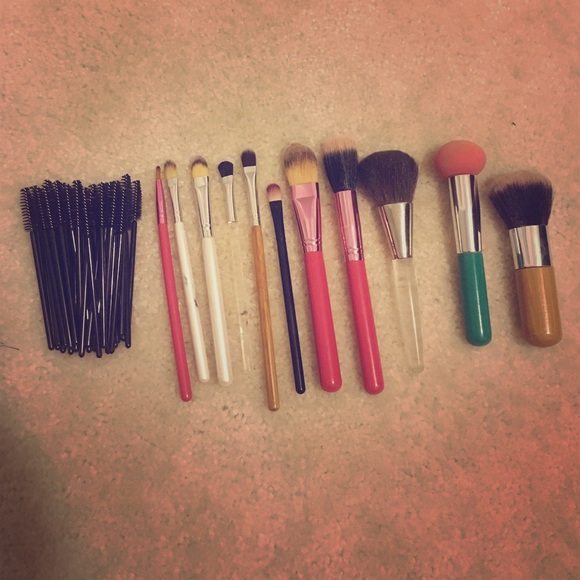 Makeup brushes