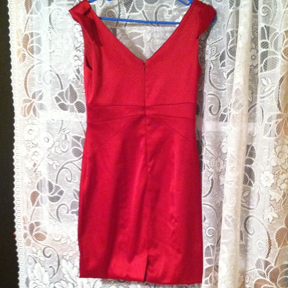 Dress - Picture 3 of 3