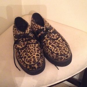 Tuk Cheetah Print Creepers