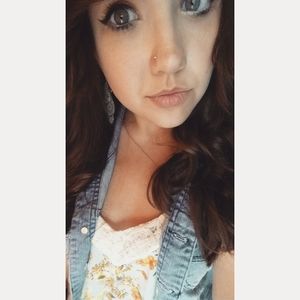 Meet your Posher, Michaela