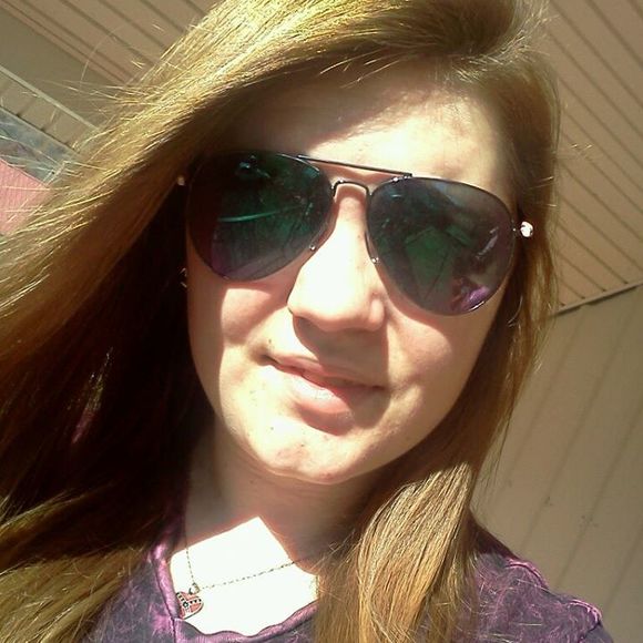 Meet your Posher, Rebecca - Picture 1 of 1