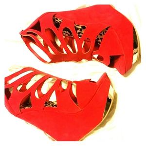 Dollhouse fuchsia wedges