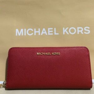 Michael Kors Jet Set Continental Wallet