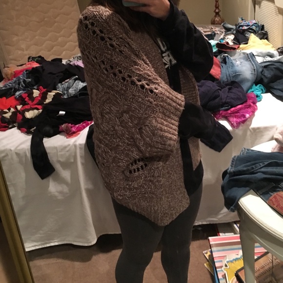 SOLD ON INSTA - Picture 3 of 3