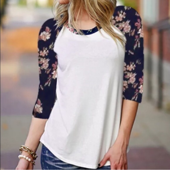 Amazing Raglan Flowered Tee! NEW! 🎉2/27 HP🎉 - Picture 2 of 4