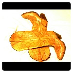 Miss Capezio western cowboy boots!