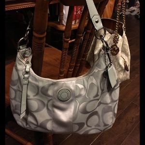 REDUCED Gray/Silver 💯% Authentic COACH Purse WOW!