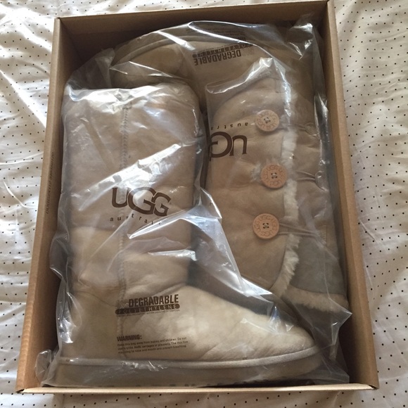 Ugg Bailey triple button boots size 10