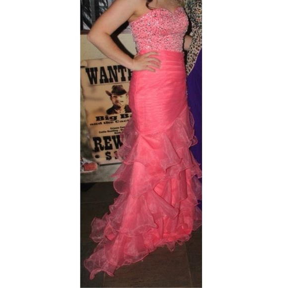 Coral colored prom dress. Mermaid style. Size 10 - Picture 1 of 4