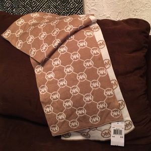 Michael Kors  Scarf