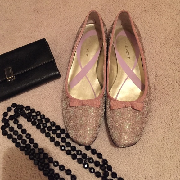 Nine West flower fabric flats