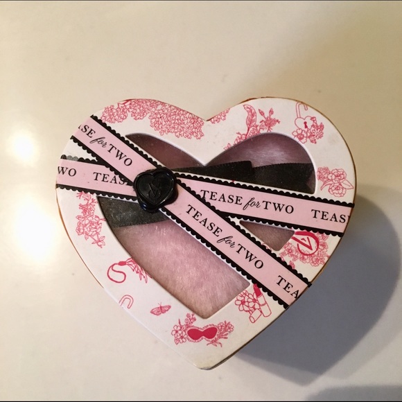 Victoria's Secret Edible Shimmer Powder