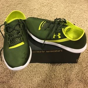 Under Armour Speedform Studiolux sneakers 6.5