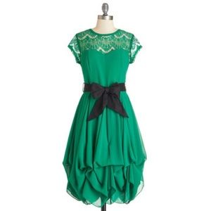 Modcloth Billow and Bloom Dress in Leaf Green