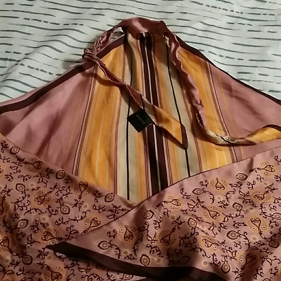 Halter top - Picture 1 of 3