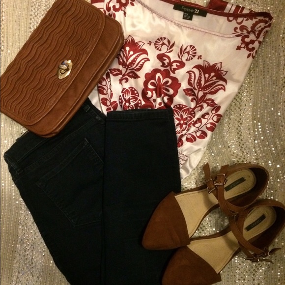 Red and white tunic - Picture 1 of 4