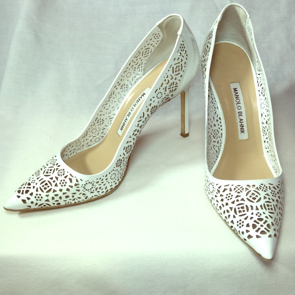 Manolo Blahnik
BB Laser-Cut Patent Pump, White