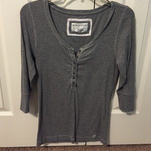 Grey 3/4 sleeve Aeropostale shirt