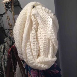 White knit infinity scarf ❄️
