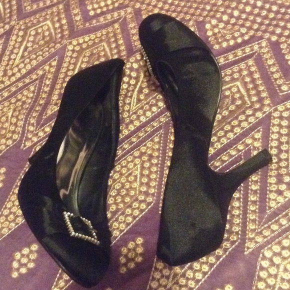 Black square diamond buckle round toe short heel