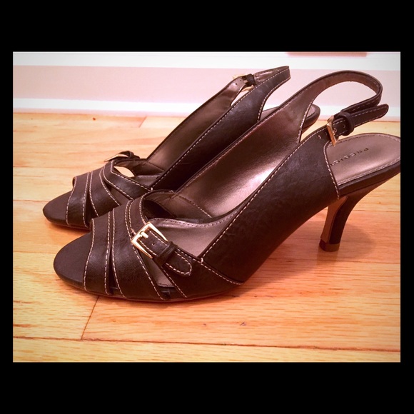 Shoes - Classy brown heels. 👠