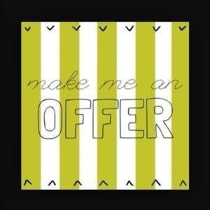 💕MAKE ME AN OFFER💖