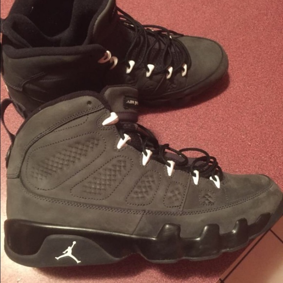 Second pic my laces are just loose - Picture 3 of 3