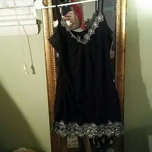 Vneck glittery lined black cami