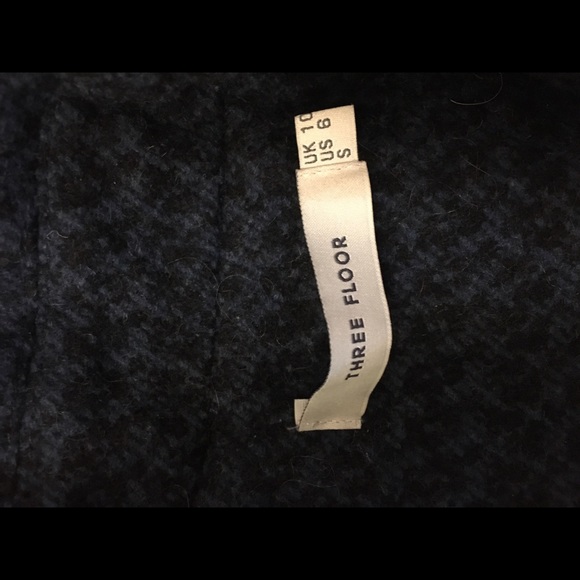 Coat - Picture 2 of 4