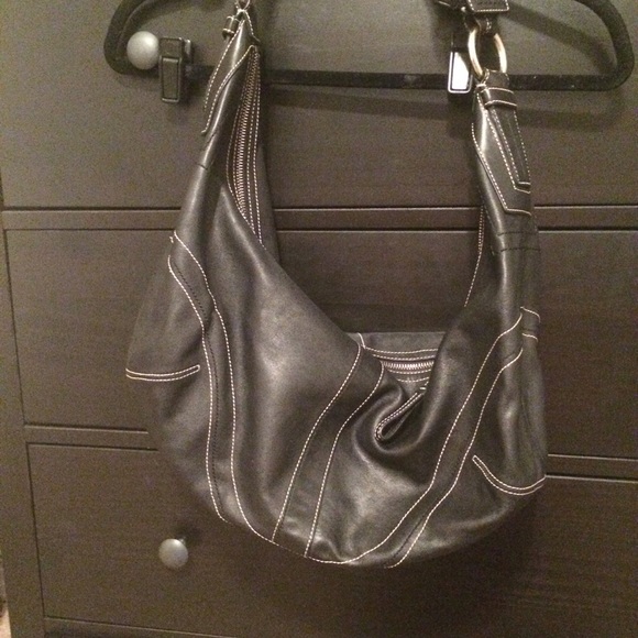 Black leather Coach bag - Picture 1 of 5