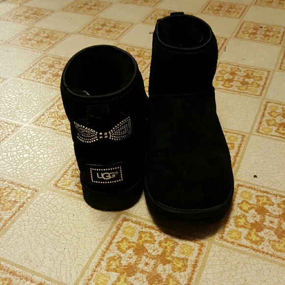 Supersport black sparkly uggs