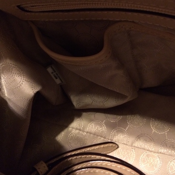 Inside Pics - Picture 2 of 3