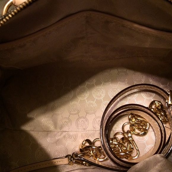 Inside Pics - Picture 3 of 3