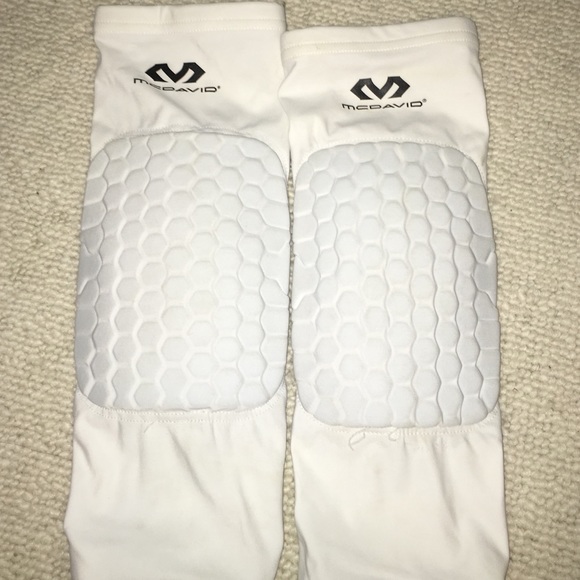 ⚠️(ON HOLD)⚠️McDavid white knee protectors