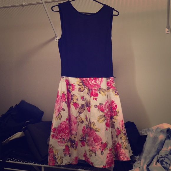 MOVING SALE- Black Top Floral Skirt Dress XS 0