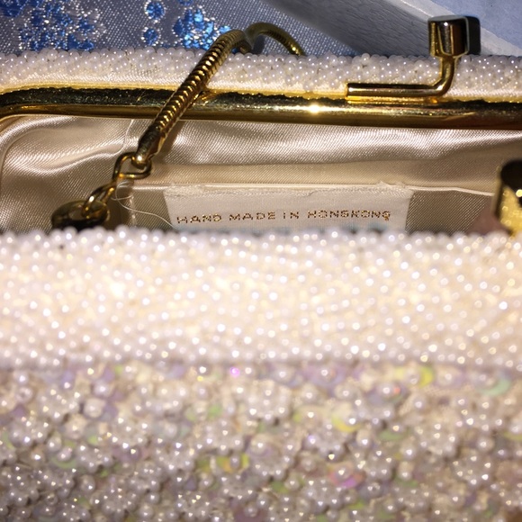 🙌🏼VINTAGE🙌🏼Beaded clutch 🙌🏼made In Hong Kong - Picture 2 of 4