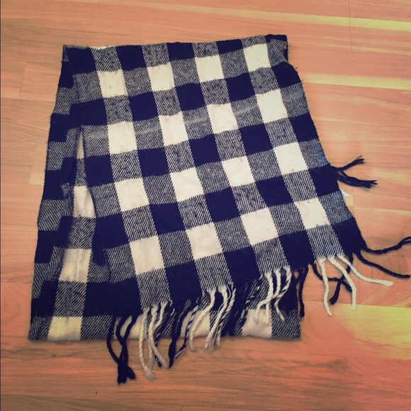 Black Blaid scarf