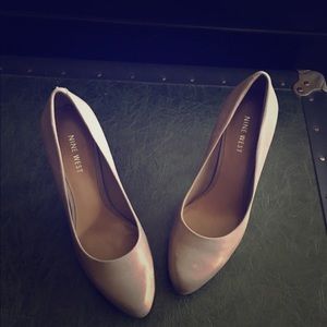 Nine West nude pumps