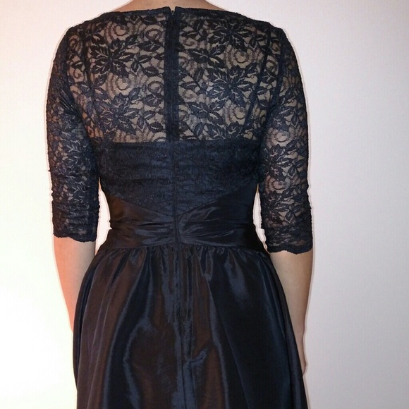 Semi formal dress - Picture 2 of 4