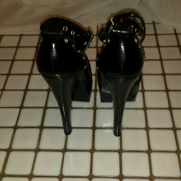 Cool Rocker Chick Shoes - Picture 4 of 4