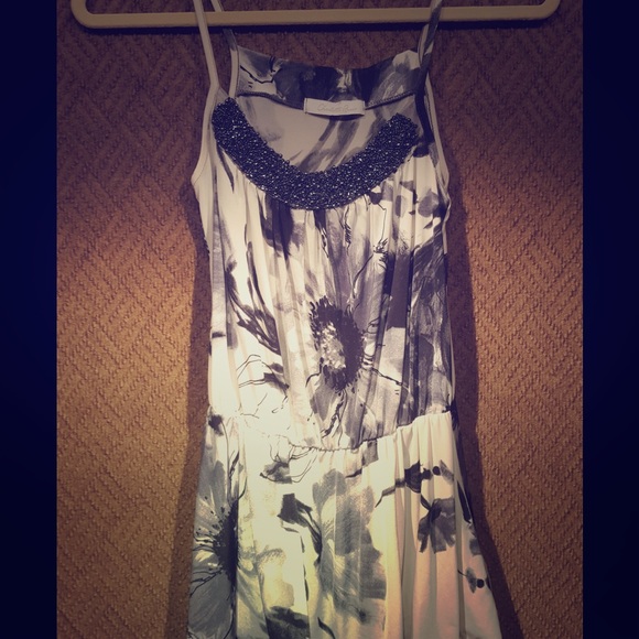 Black And White Floral Embellished Tank - Picture 1 of 2