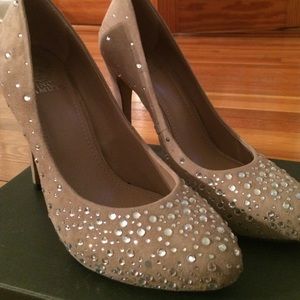 Vince Camuto Crane rhinestone pump