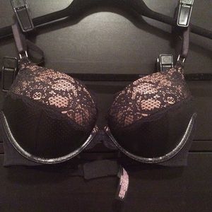 VS Bombshell Plunge add two cups faux leather bra