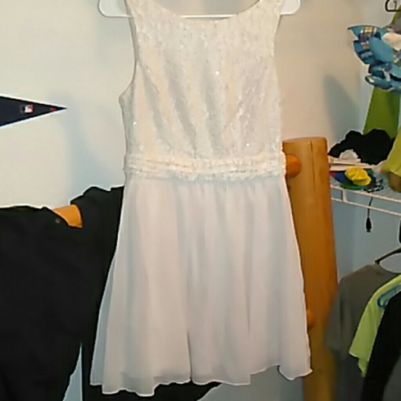 Dress - Picture 2 of 2