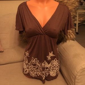 Brown low cut floral print top!! 🌺🌸 ❤️💗🎉