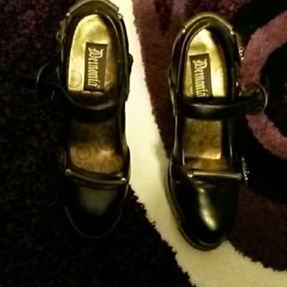 Size 10 Steampunk heels in black