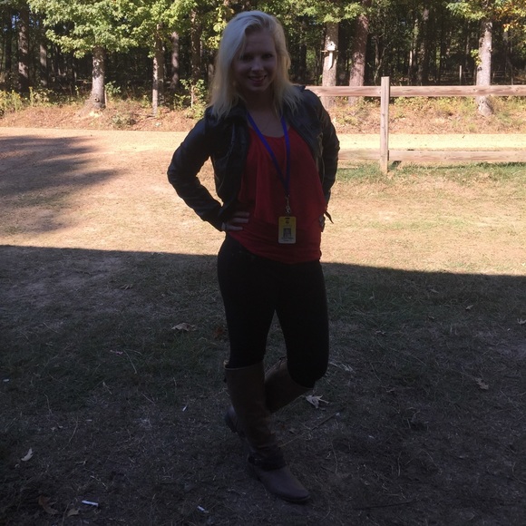Meet your Posher, Kylee - Picture 1 of 1