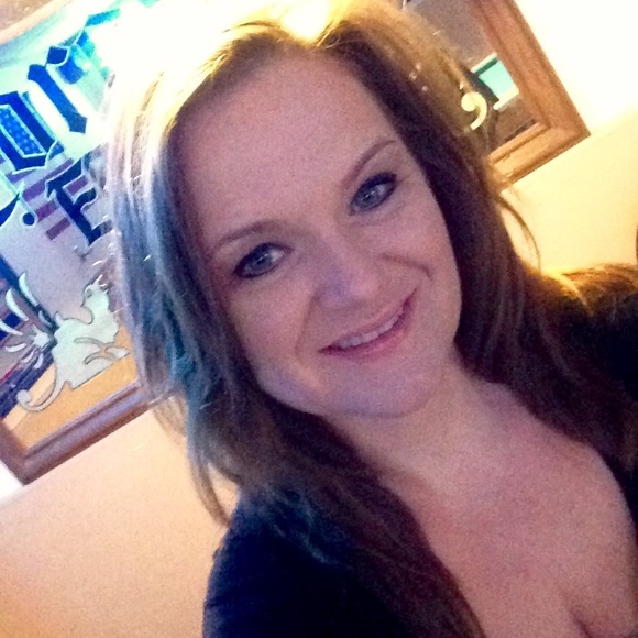 Meet your posher, seller & shopper. - Picture 2 of 4