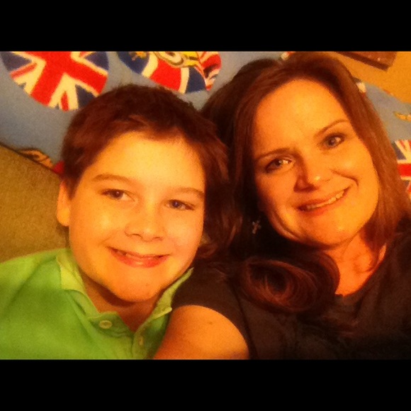 Meet your posher, seller & shopper. - Picture 3 of 4