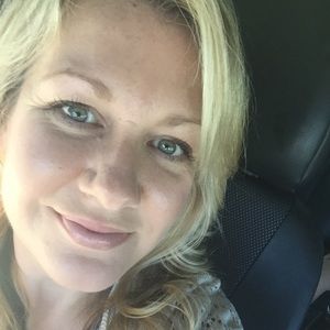 Meet your Posher, Joy